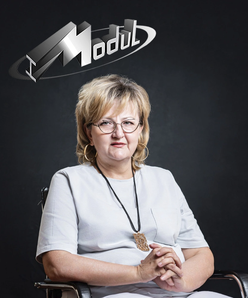 Кирпичникова <br>Лариса